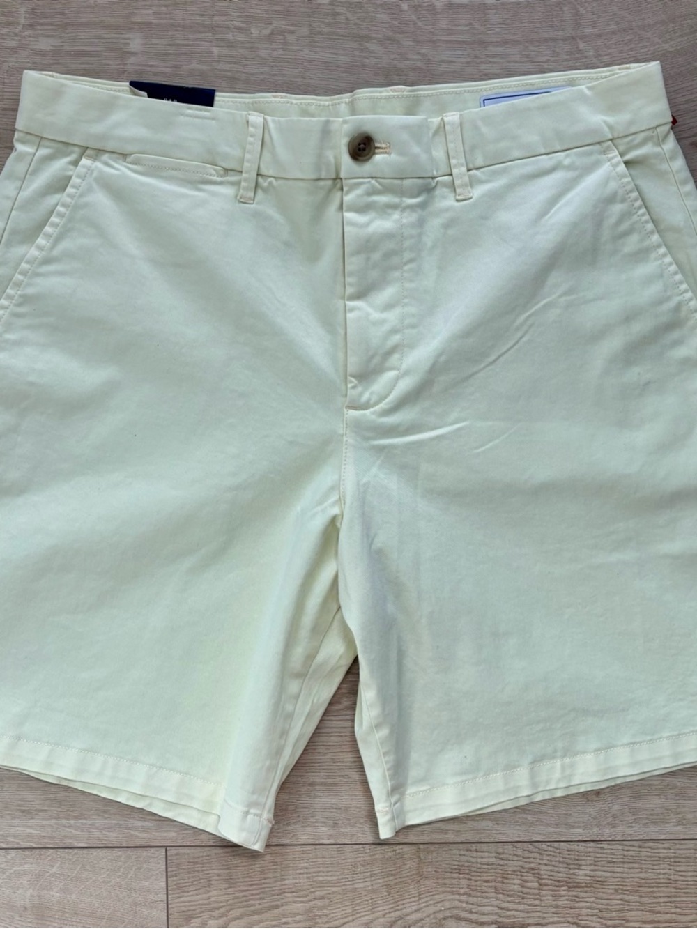 NWT Gap Women’s Butter Yellow 8 inch Shorts Preppy Coastal Size 32 Bermudas